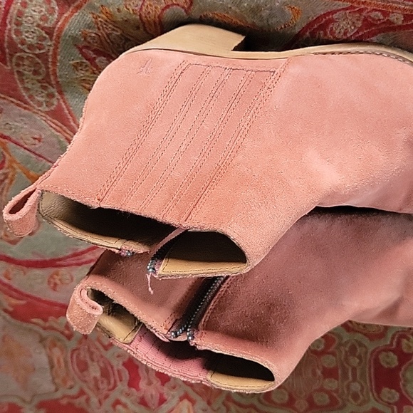 FRYE ALTON CHELSEA BOOTS IN ROSEWOOD - Picture 14 of 16